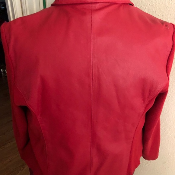 Red Leather jacket sweater sleeve - Picture 2 of 6